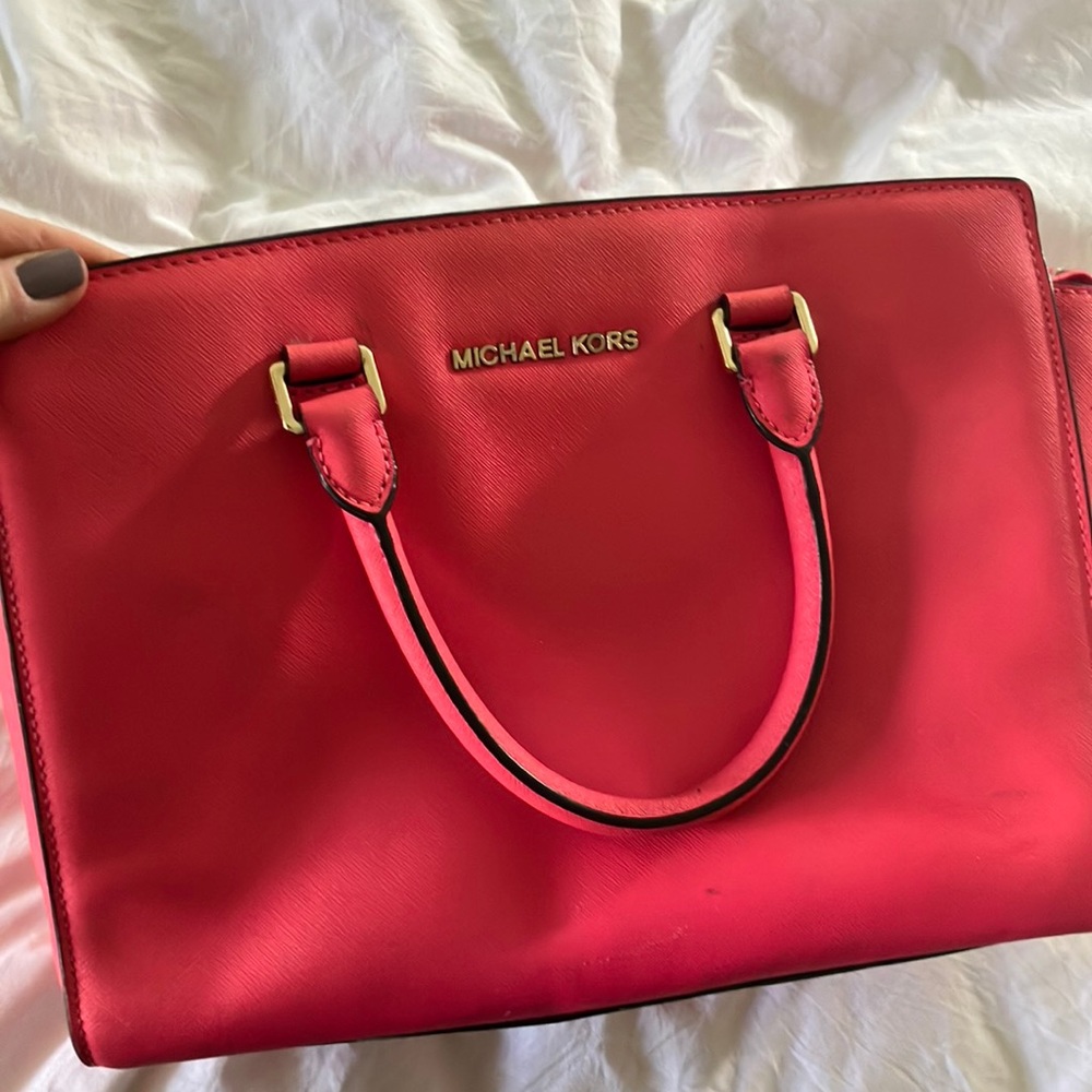 Pink 💕 Micheal Kors purse